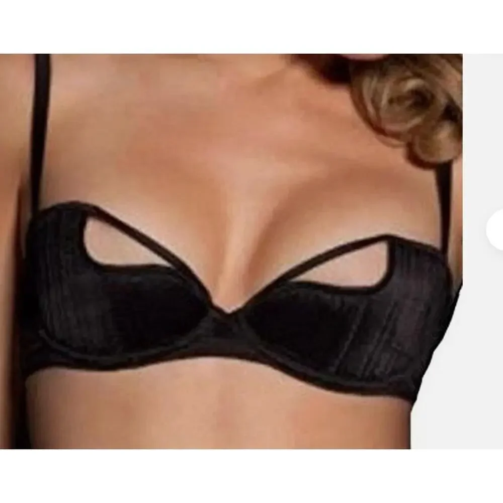 Agent Provocateur Black Cut-Out Underwire Bra – Size 3 - Picture 2 of 9